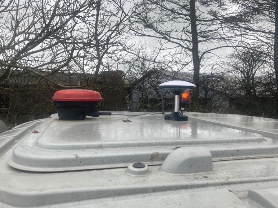 gnss antenna at the top of tractor